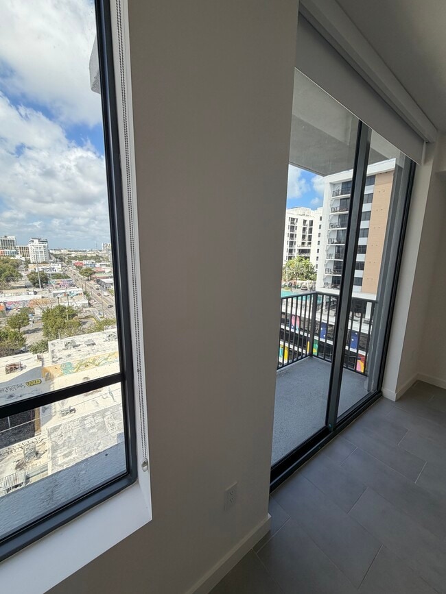 Building Photo - 132 NE 22nd St