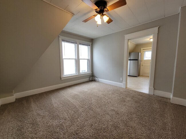 Foto del edificio - 7 11th Ave SW