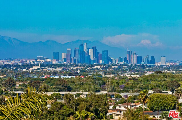 Foto del edificio - 5961 Wrightcrest Dr