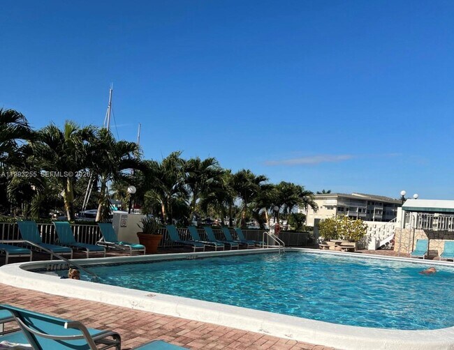 Foto del edificio - 401 Golden Isles Dr