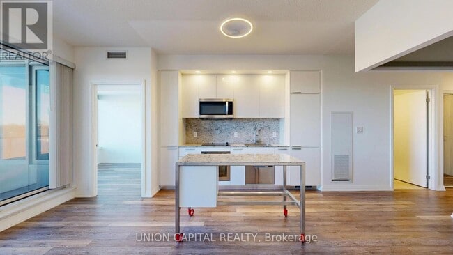 Building Photo - 75 Canterbury Pl