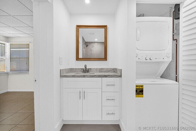Foto del edificio - 261 NE 45th St