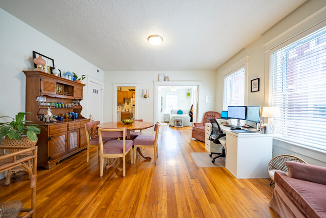 Foto del edificio - 3509 Wyandotte St