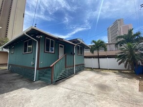 Building Photo - 2483 Kapiolani Blvd