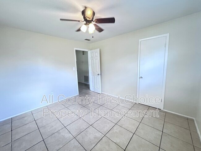 Foto del edificio - 6480 66th Ave N