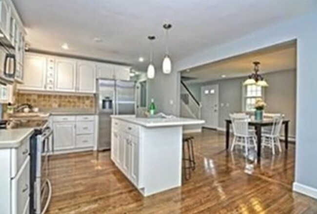 Foto del edificio - 16 Oak Hill Rd