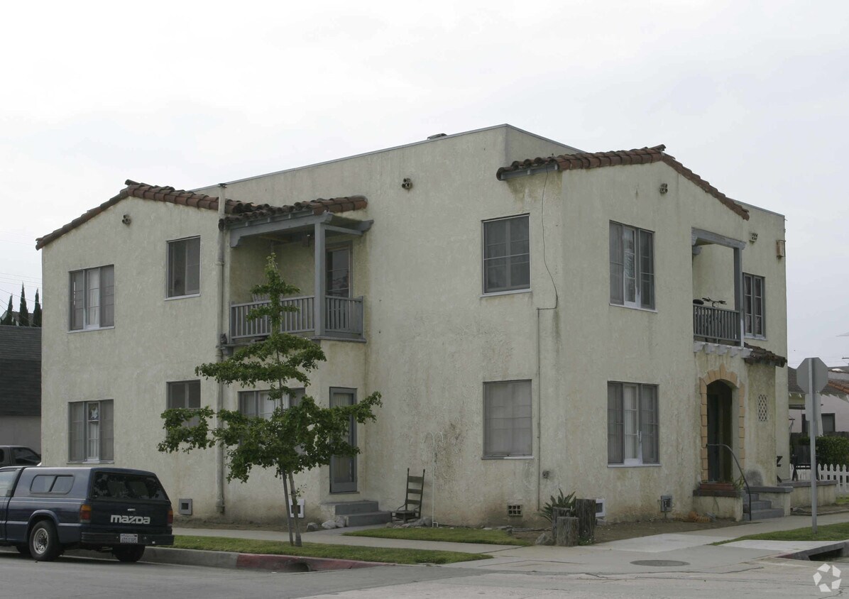 Building Photo - 788-794 Molino Ave