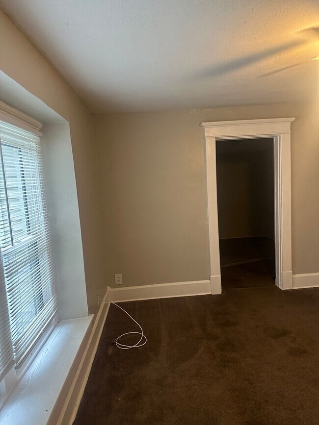 Building Photo - A newly remodeled 2/1 on the Eastside of I...