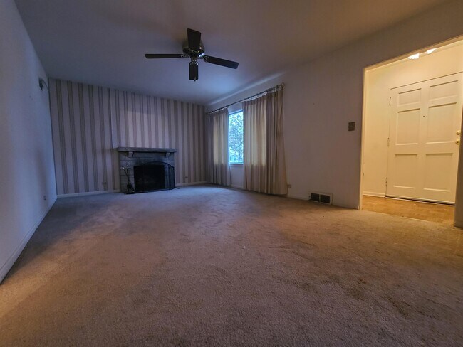 Foto del edificio - 129 N Hawthorne Dr