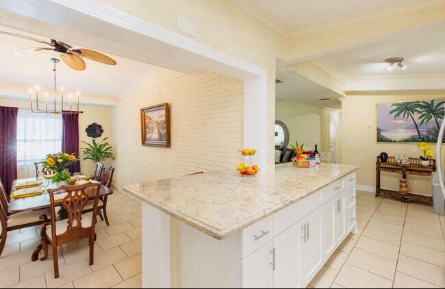 Building Photo - 279 Hach Ln