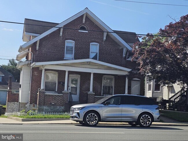 Foto del edificio - 100 S Maryland Ave