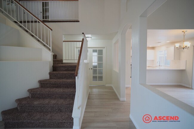 Foto del edificio - Move-in Ready 2 Story Home in Desirable Neighborhood!