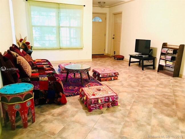 Foto del edificio - 234 Nesmith Ave