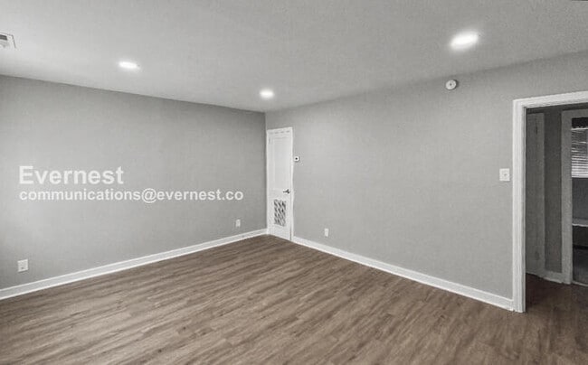 Building Photo - 1018 4th Ave W