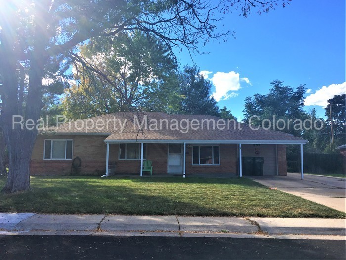 Primary Photo - Beautiful Home in Hoffman Heights