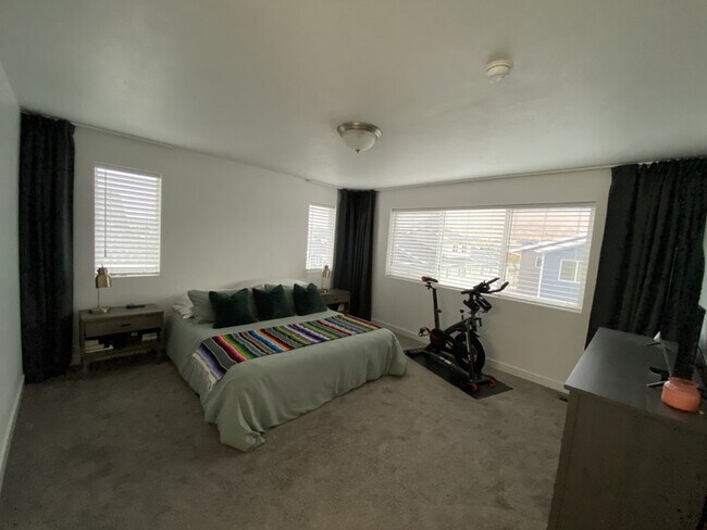 Building Photo - 15289 S Tack Way