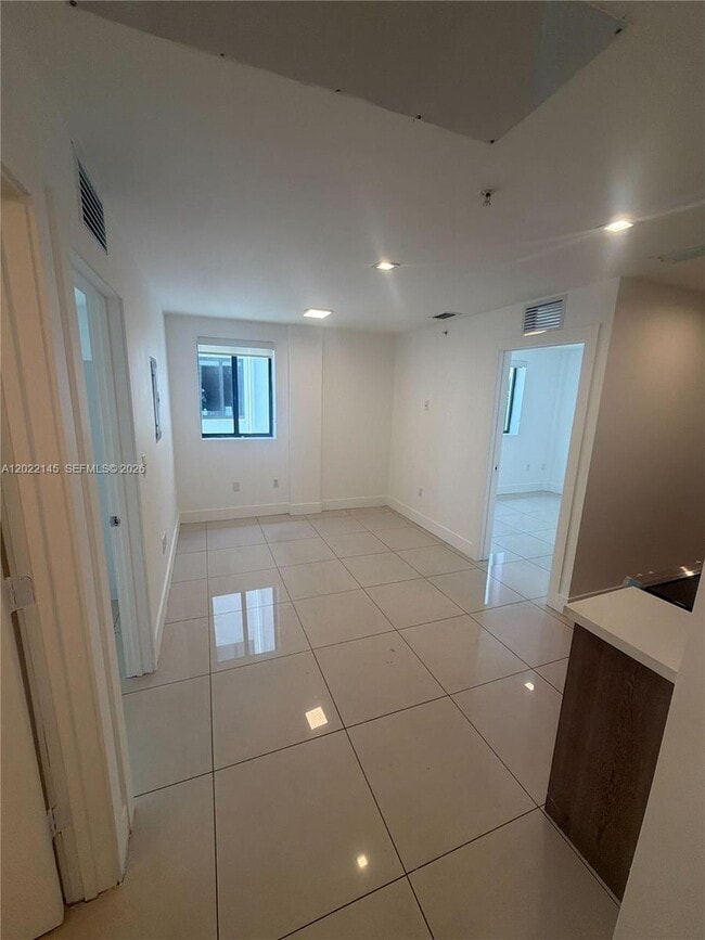 Foto del edificio - 821 SW 18th Ave