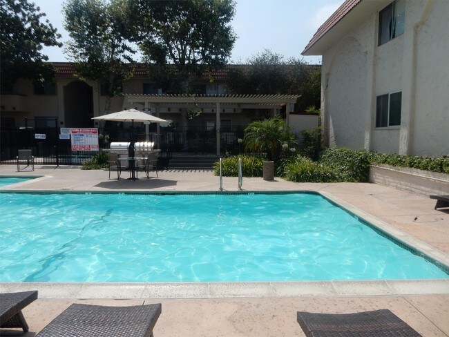 Foto del edificio - 8633 Lake Murray Blvd