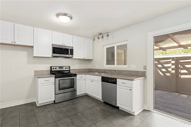 Foto del edificio - 5749 E Creekside Ave