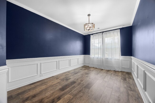 Foto del edificio - 677 Redbud Ln