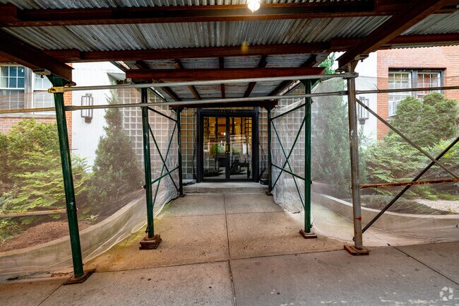 Building Photo - 10240 67th Dr