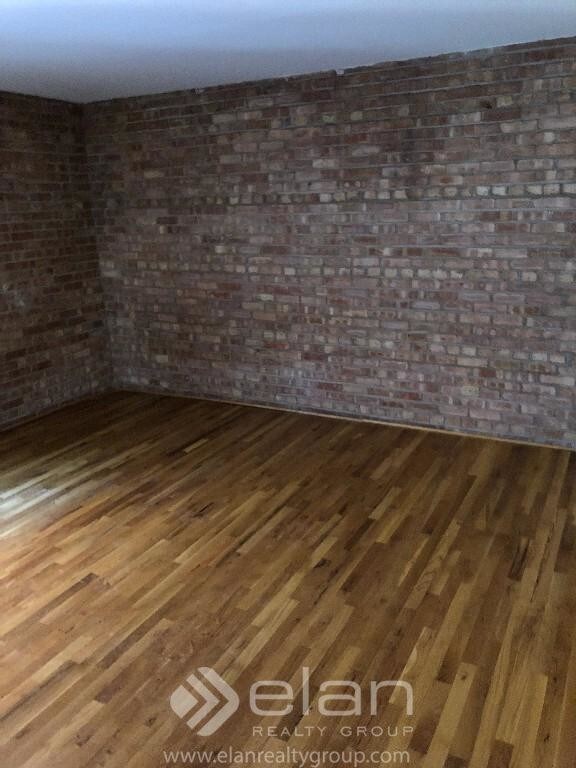 Foto del edificio - 1220 N LaSalle Dr