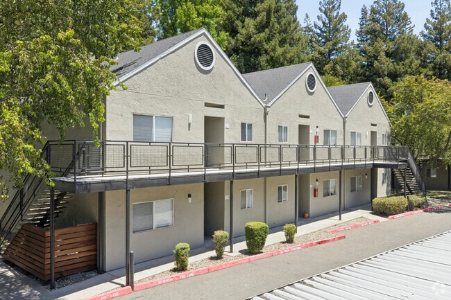Building Photo - Regency Cove Apartments