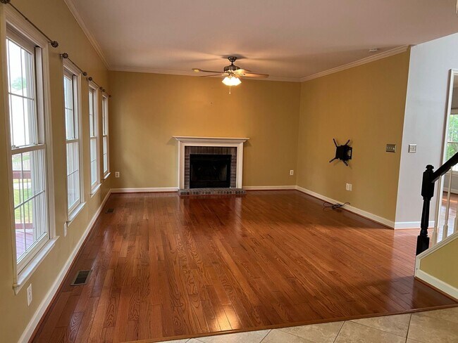 Foto del edificio - STAFFORD HOME - LARGE 5 BEDROOMS!
