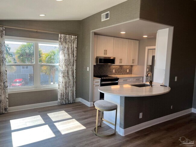 Foto del edificio - 200 Pensacola Beach Rd