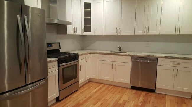 Kitchen - 319 73rd St