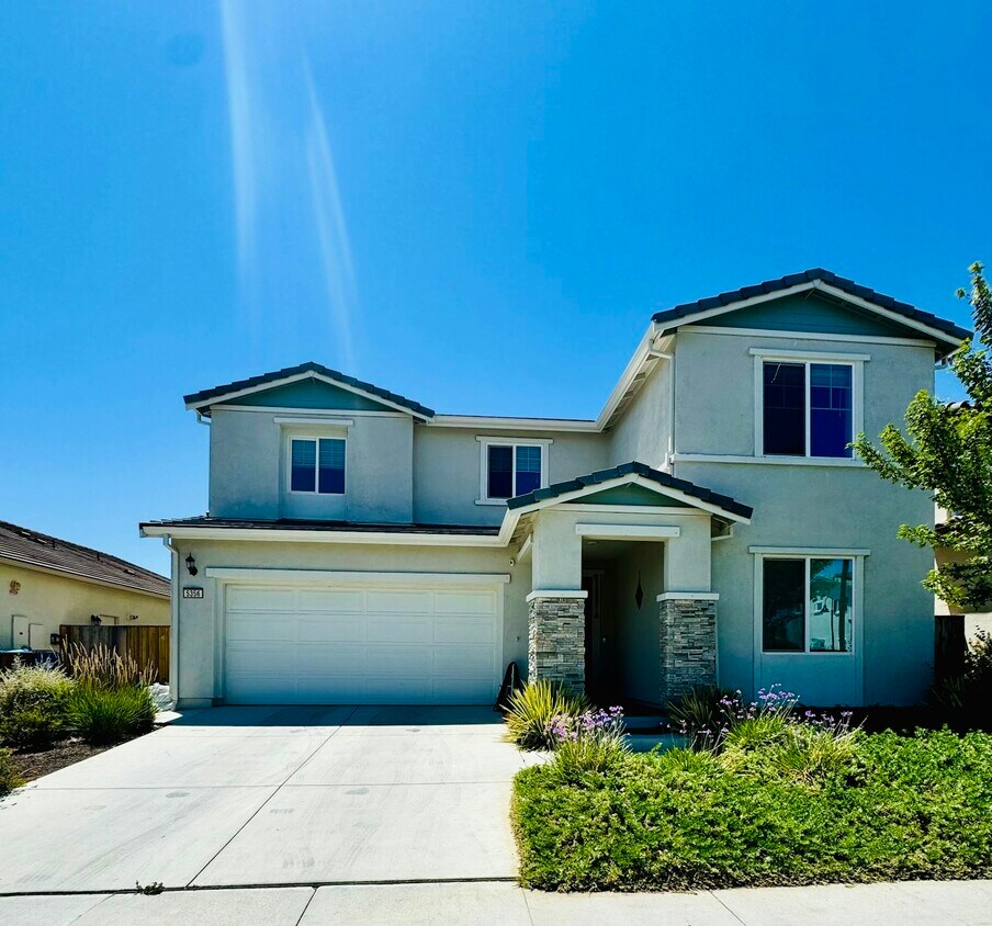 Foto principal - 5356 Knights Valley Ln