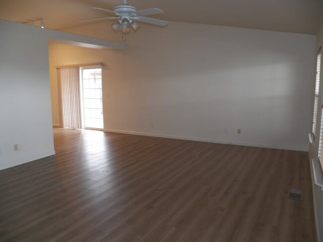 Building Photo - 222 Colorado Ln