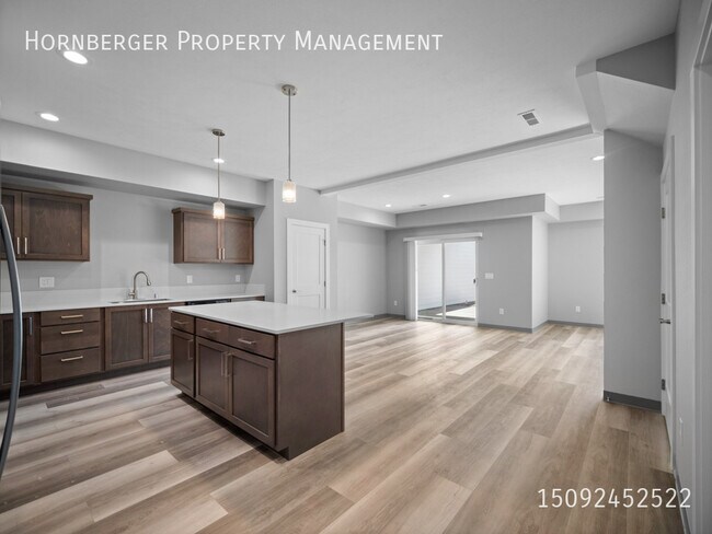 Foto del edificio - 1715 N Manifold Ln