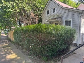 Building Photo - 3645 Seymour Ave
