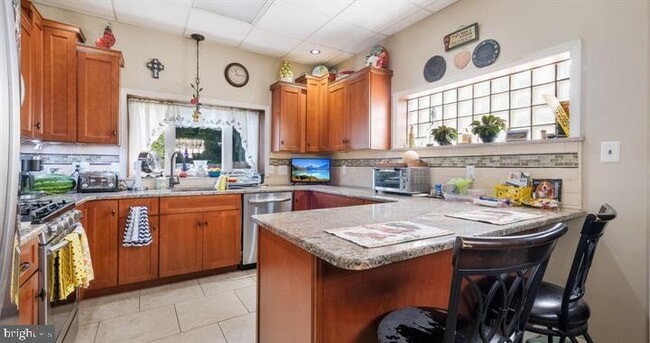 Foto del edificio - 7301 Chestnut Ave