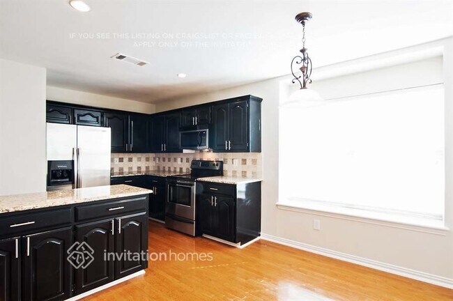 Building Photo - 1312 W Branch Hollow Dr