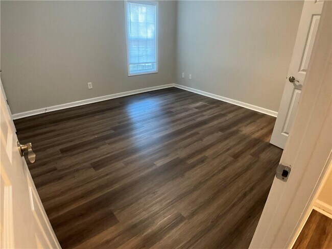 Foto del edificio - 406 Augusta Dr