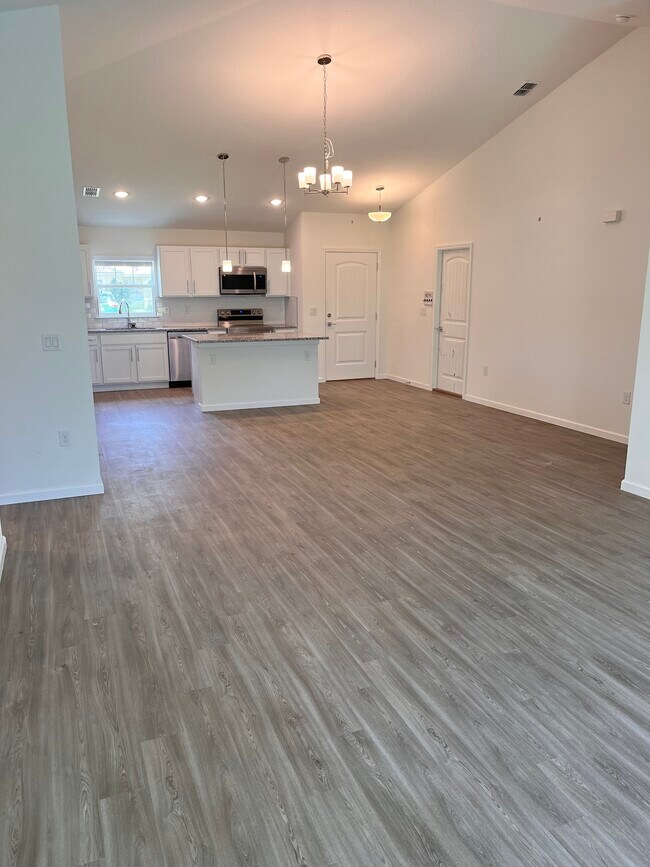 Building Photo - 170 Pritchard Dr