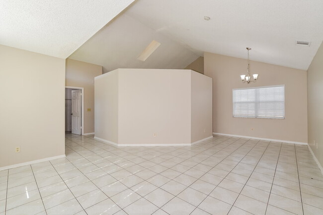 Building Photo - 238 Satinwood Cir