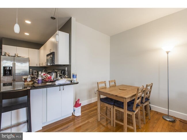 Building Photo - 2227 Kater St