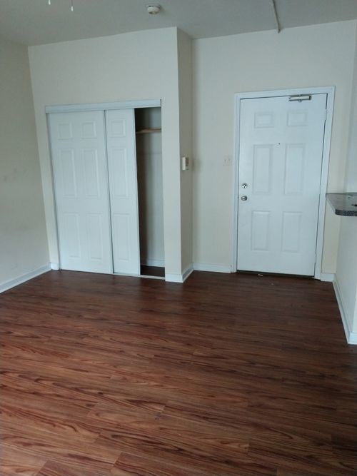 Foto del edificio - 6726 N Glenwood Ave