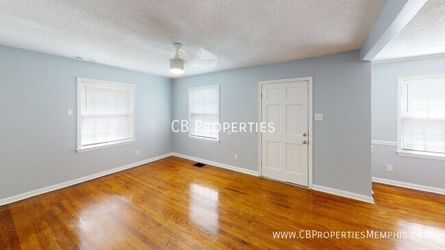 Foto del edificio - 1234 Robin Hood Ln