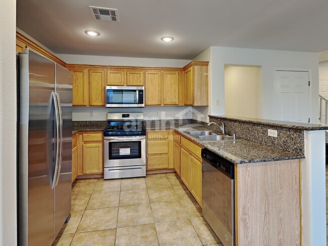 Building Photo - 542 Eresma St