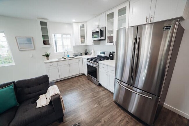 Building Photo - 9693 Amboy Ave