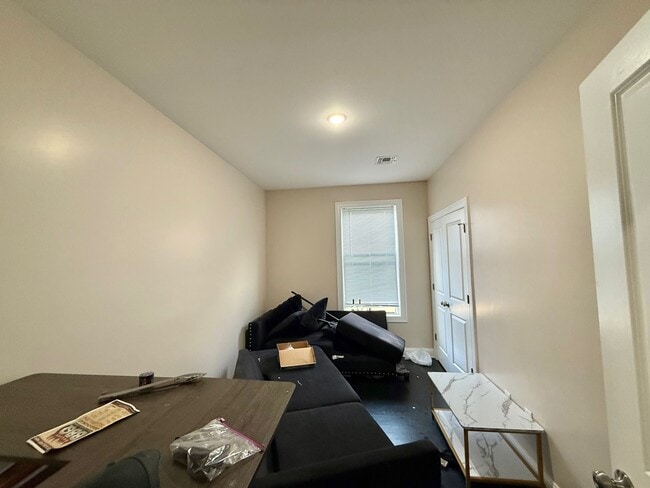 Building Photo - 106 Jersey St