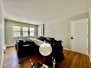 Building Photo - 52 Oak Ridge Dr