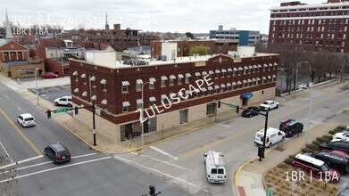 Building Photo - 101 SE 2nd St