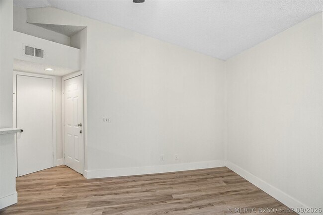 Building Photo - 12730 Vista Isles Dr