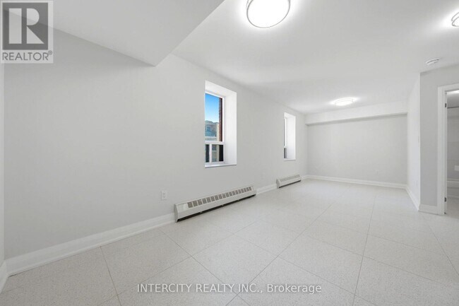 Photo du bâtiment - 91 Wentworth St S