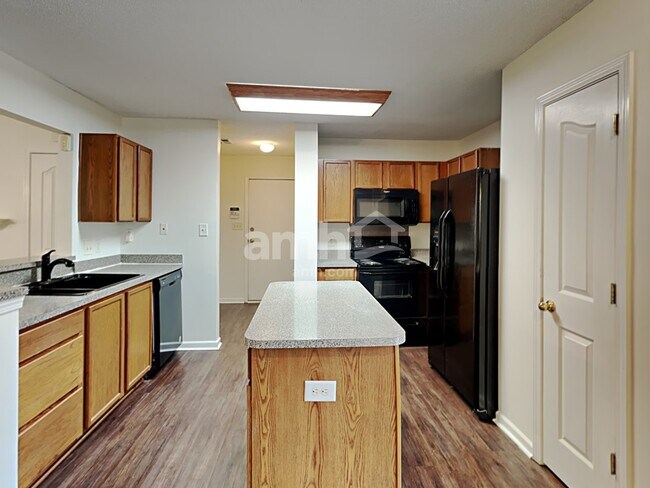 Foto del edificio - 7739 Sullivans Trace Dr